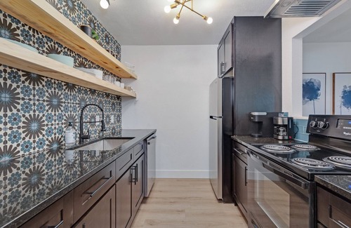 Como Condo | 2bed/1bath Spacious Townhome in Fort Worth Near I-30