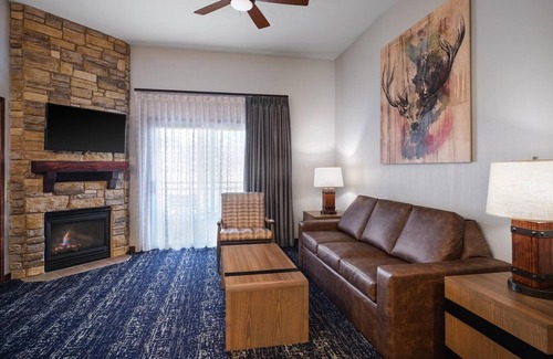 Lake Delton Resort | 2Bed/2Bath Deluxe Suite in our Dells Resort w/Access to Wilderness Territory!