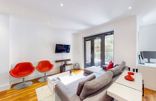East Putney Apartment | 2Bed & 2Bath Flat with free parking, lift, balcony