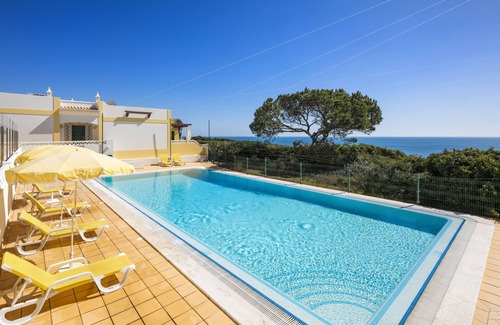 Benagil Villa | 2Bed,3 Bath Villa with Cliff Top Pool + Sea Views