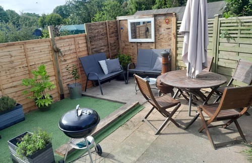 Llandwrog Cabin | 2Bed Cabin w/Parking near Snowdonia National Park