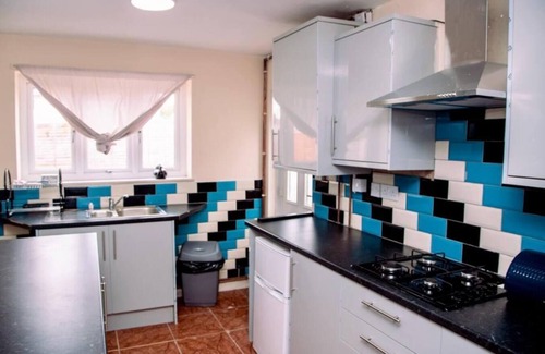 Cradley House | 2Bed House- Dudley-Garden-Wifi-Tv