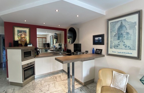 Caucade Apartment | 2bed modern apartment, ventilated with garage, tennis, swimming pools in a wooded park