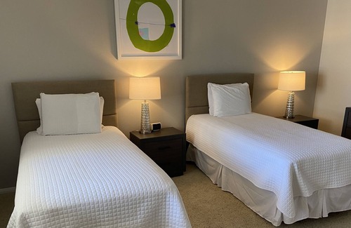 University City Apartment | 2bed x 2bath at Luxury Property