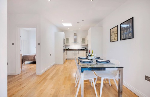 Covent Garden Apartment | 2Bedr/3Beds/2Bath Covent Garden 3min subway