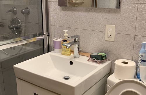 Sheepshead Bay Apartment | 2Bedroom 1+1/2 Bath Private Backyard