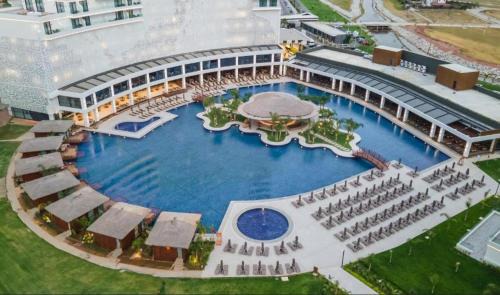 Trikomo Apartment | 2Bedroom Apartment in a Complex Featuring a Pool and Casino