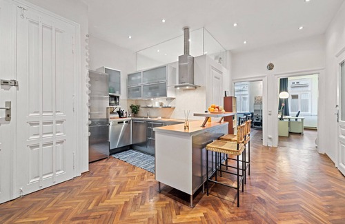 Hietzing Apartment | 2Bedroom Vintage Apartment+Garden, near Schönbrunn