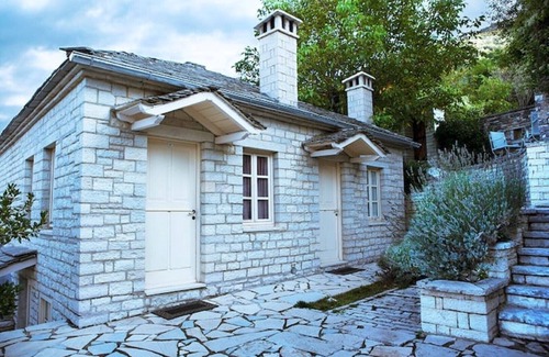 Ano Pedina House | 2bedrooms- stone building /Vikos Gorge, Epirus