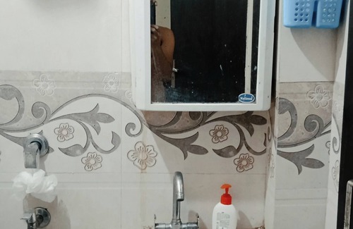 Kalkaji Apartment | 2bhk Appartment for 5n2 Bedroomn2 Bathroomnhall & Kitchennindividual Property