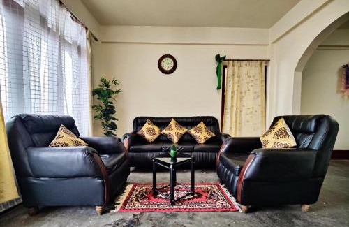 Bomdila Apartment | 2BHK Mountain View with Full Kitchen and Hi-Speed Internet