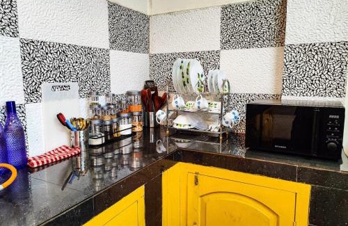 Bomdila Apartment | 2BHK Mountain View with Full Kitchen and Hi-Speed Internet
