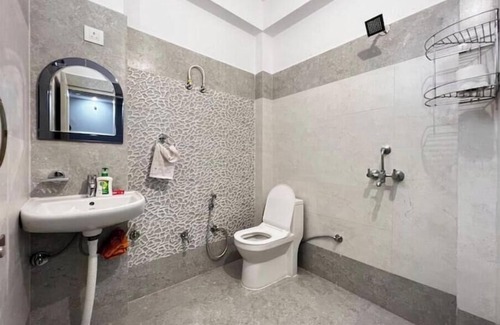 Bullawala Apartment | 2BHK w Terrace Access & Pvt Parking