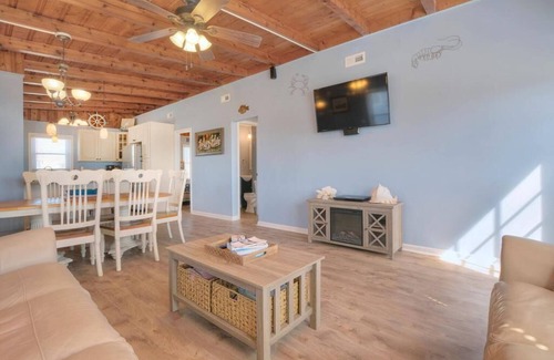 Long Beach House | 2BR/1.5BA Upper Duplex -Ocean Views, Sleeps 6