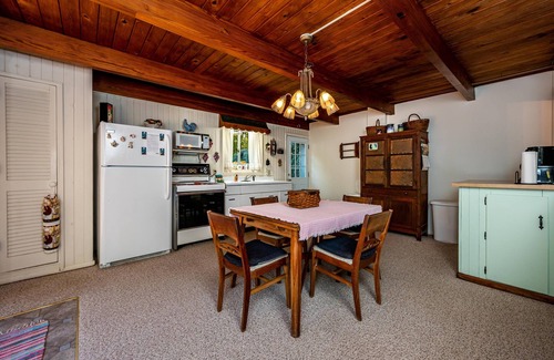 Helmsburg Cabin | 2BR, 1.5BA