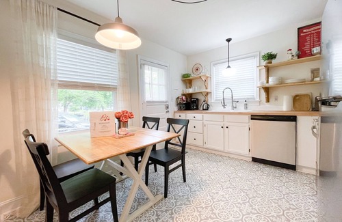 Greensboro House | 2BR 1BA Furnished House King Bed Long Stays & Pets OK