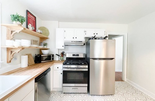 Greensboro House | 2BR 1BA Furnished House King Bed Long Stays & Pets OK