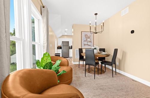 Mount Clemens Apartment | [2BR/1BA] Peaceful Oasis | King Beds | Upper Flat