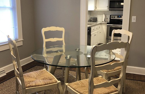 Greenville - Spartanburg House | 2BR/1BA Sunny Bungalow 2Mi to Downtown Gvl