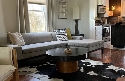 East End House | 2br/2ba Historic Home walking distance to downtown/5 points East Nashville