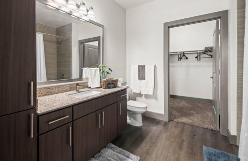 Aldine Apartment | 2br 2ba located mins away fro IAH Airport