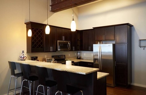 Garment District Hotel | 2BR 2BA Loft In Historic Downtown KC