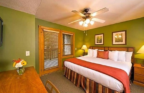 Gatlinburg Resort | 2BR 2BA Luxury Villa Westgate Smoky Mountain Resort & Water Park