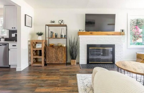 Northgate House | 2BR 2BA Northgate, Seattle Location with Patio, BBQ, and Backyard