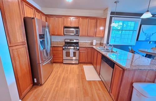 Renton Condo | 2BR/2BA Perfect Getaway Central Condo in Renton