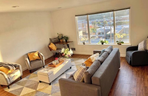 West Queen Anne House | 2BR/2BA Queen Anne Retreat/downtown, port,parking