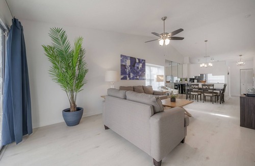 Capri Isle House | 2BR/2BA Townhouse on Treasure Island
