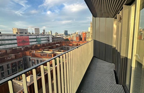 Castlefield Apartment | 2br-2ensuite-balcony-cityview-parking-central