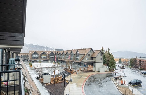North Park City Condo | 2BR 3BA True Ski in Ski out Condo at Park City.at the base of Mountain!