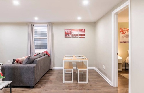 Kitchener House | 2BR+AC+Wi-fi+Kitchen+Washer+Dryer+FreePrkng+Pet
