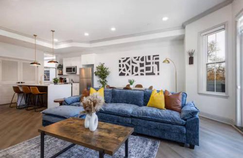 North Philadelphia West Apartment | 2BR - Across from Fairmount Park -10 mins to DT