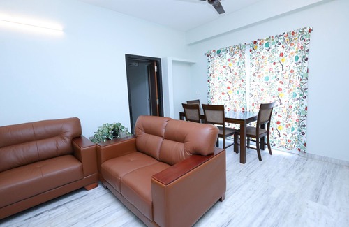 Chennai Apartment | 2BR Apartment in chennai/WIFI/HOUSEKEEPING/FAMILY FRIENDLY