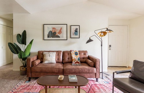 Lake Forest Apartment | 2BR Apartment in Lake Oswego