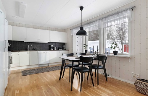 Boden Apartment | 2BR Apartment with 3 beds