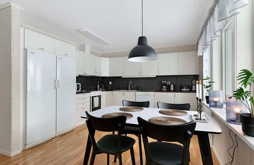 Boden Apartment | 2BR Apartment with 3 beds