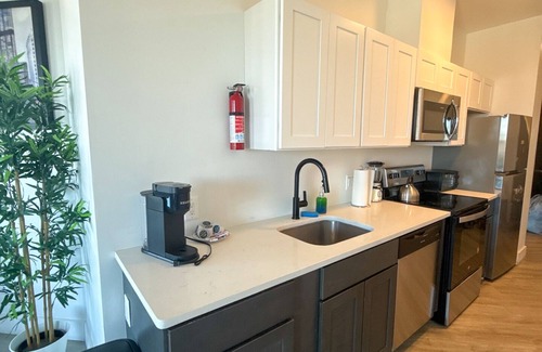 Elizabeth Apartment | 2BR apt close to EWR 3118