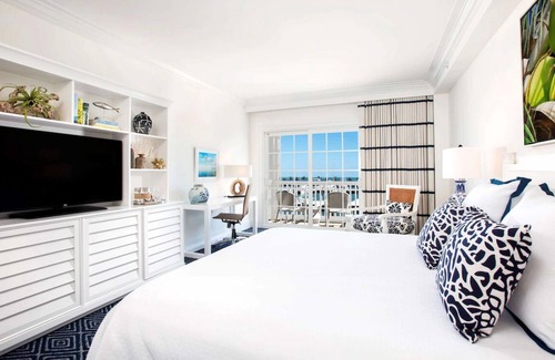 Key West Hotel | 2BR Apt in Oceanview Resort w/Sunset Cruises & Poolside Relaxation