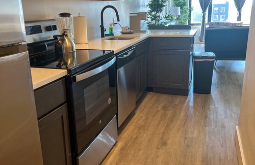 Elizabeth Apartment | 2BR apt near EWR 1713