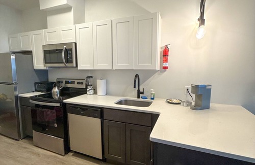 Elizabeth Apartment | 2BR apt near EWR 1713