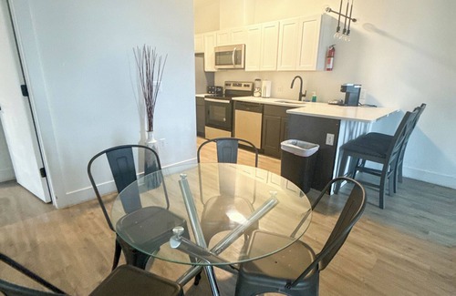 Elizabeth Apartment | 2BR apt near EWR 8111
