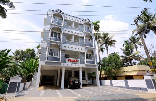 Alwaye Apartment | 2BR Apt Near Rajagiri Hospital W/AC | Sleeps 5