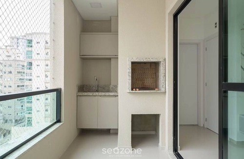 Castelo Branco Apartment | 2BR Apt w/Balcony Close to Itapema Beach