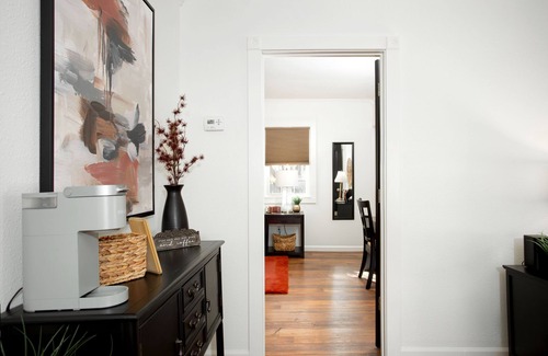 Canyon House | 2BR/!BA DOWNTOWN BUNGALOW/NO CLEANING FEE/PETS/CLOSE TO HIKE PALO DURO CANYON.