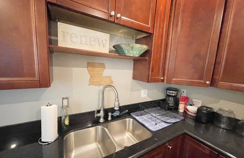 Tulane - Gravier House | 2BR Bungalow 1.7 Miles from FQ w/Parking