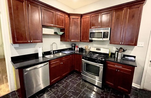 Tulane - Gravier House | 2BR Bungalow 1.7 Miles from FQ w/Parking
