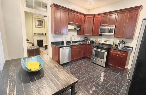 Tulane - Gravier House | 2BR Bungalow 1.7 Miles from FQ w/Parking